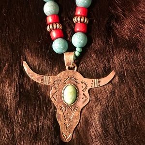 Huge western necklace with charm!
